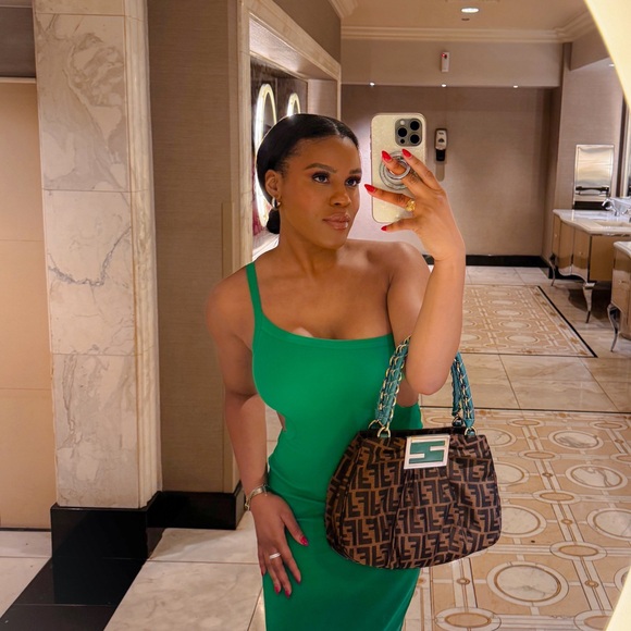 ⏰ Bookmark My Closet ⏰ - Picture 2 of 13